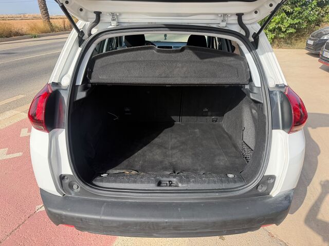 PEUGEOT 2008 STYLE 1.2 E-THP AUTO SPANISH LHD IN SPAIN 83000 MILES SUPERB 2018